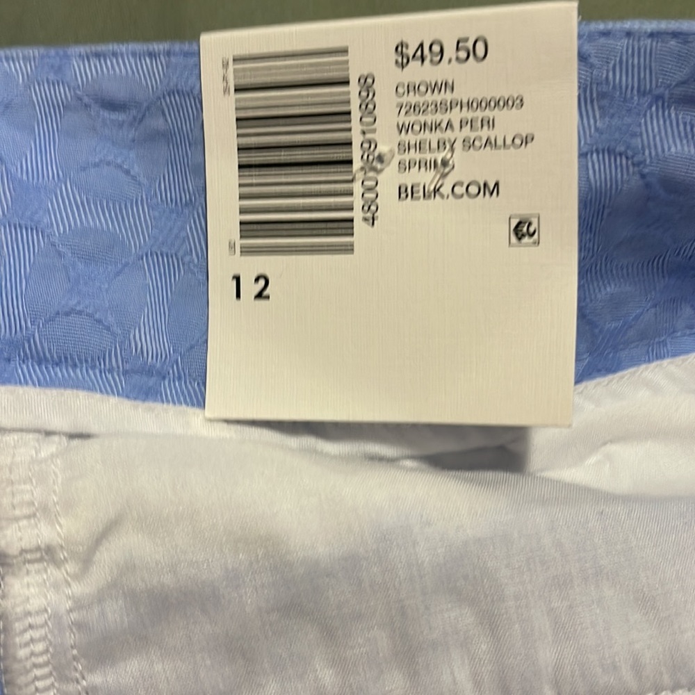 Crown and Ivy Shelby Scalloped Shorts in Wonka Periwinkle. Size 12. - Picture 2 of 4